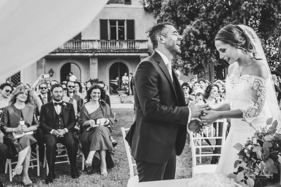 scambio degli anelli durante un matrimonio in toscana